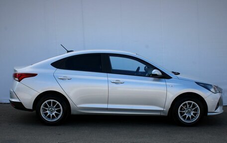 Hyundai Solaris II рестайлинг, 2021 год, 1 475 000 рублей, 8 фотография