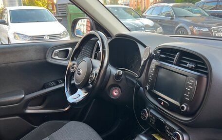 KIA Soul III, 2020 год, 2 000 000 рублей, 12 фотография