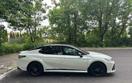Toyota Camry, 2022 год, 3 700 000 рублей, 4 фотография