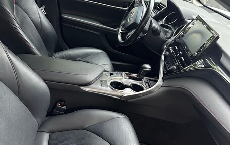 Toyota Camry, 2022 год, 3 700 000 рублей, 7 фотография