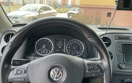 Volkswagen Tiguan I, 2011 год, 915 000 рублей, 4 фотография