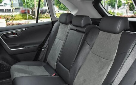 Toyota RAV4, 2025 год, 3 595 000 рублей, 19 фотография