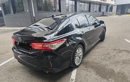 Toyota Camry, 2020 год, 2 850 000 рублей, 2 фотография