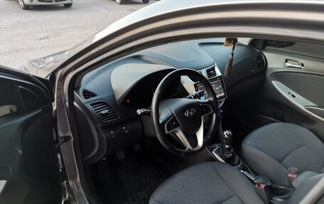 Hyundai Solaris II рестайлинг, 2011 год, 950 000 рублей, 12 фотография