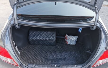 Hyundai Solaris II рестайлинг, 2011 год, 950 000 рублей, 19 фотография