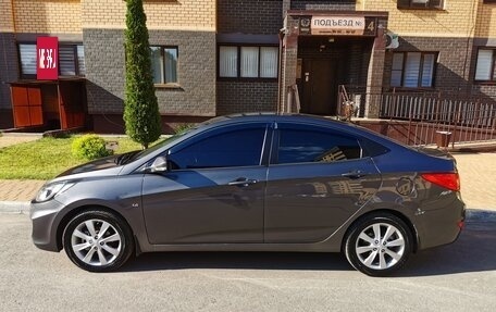 Hyundai Solaris II рестайлинг, 2011 год, 950 000 рублей, 21 фотография