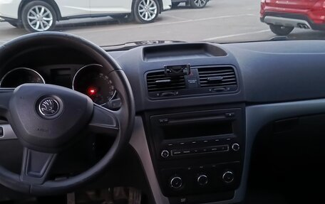 Skoda Yeti I рестайлинг, 2014 год, 1 040 000 рублей, 12 фотография