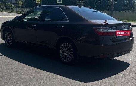 Toyota Camry, 2017 год, 2 450 000 рублей, 4 фотография