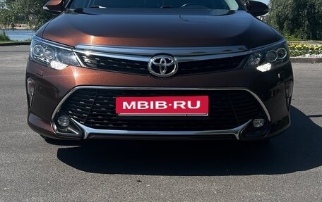 Toyota Camry, 2017 год, 2 450 000 рублей, 2 фотография