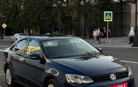 Volkswagen Jetta VI, 2012 год, 1 290 000 рублей, 2 фотография