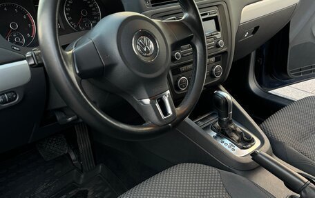Volkswagen Jetta VI, 2012 год, 1 290 000 рублей, 10 фотография