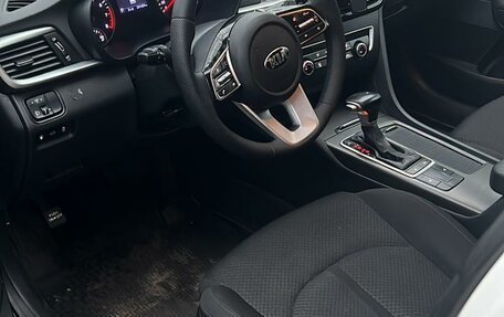 KIA Optima IV, 2019 год, 1 370 000 рублей, 2 фотография
