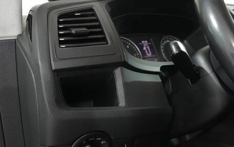 Volkswagen Caravelle T6 рестайлинг, 2017 год, 2 850 000 рублей, 9 фотография