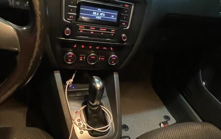 Volkswagen Jetta VI, 2014 год, 1 240 000 рублей, 7 фотография