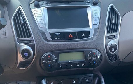 Hyundai ix35 I рестайлинг, 2012 год, 830 000 рублей, 18 фотография