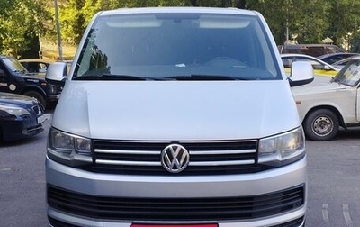 Volkswagen Caravelle T6 рестайлинг, 2015 год, 2 700 000 рублей, 1 фотография