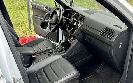 Volkswagen Tiguan II, 2021 год, 4 000 000 рублей, 3 фотография