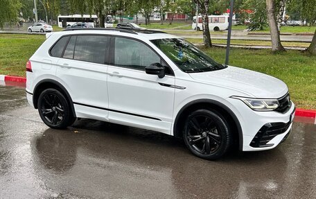 Volkswagen Tiguan II, 2021 год, 4 000 000 рублей, 2 фотография