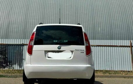 Skoda Roomster, 2011 год, 880 000 рублей, 4 фотография