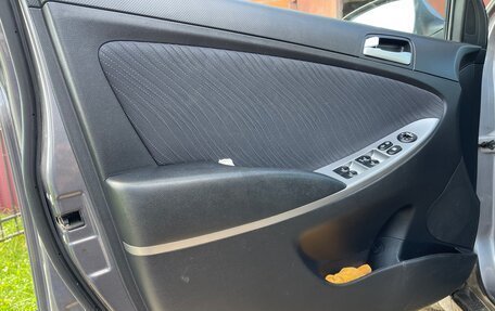 Hyundai Solaris II рестайлинг, 2016 год, 1 200 000 рублей, 22 фотография