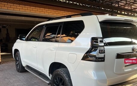 Toyota Land Cruiser Prado 150 рестайлинг 2, 2020 год, 6 500 000 рублей, 3 фотография