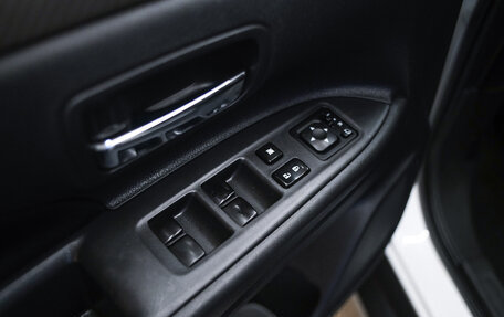 Mitsubishi Outlander III рестайлинг 3, 2014 год, 1 649 000 рублей, 9 фотография