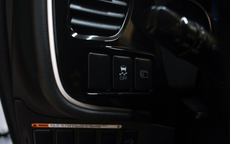 Mitsubishi Outlander III рестайлинг 3, 2014 год, 1 649 000 рублей, 11 фотография