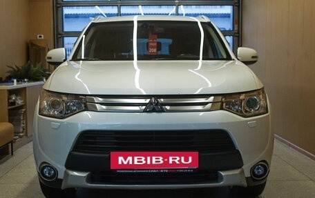 Mitsubishi Outlander III рестайлинг 3, 2014 год, 1 649 000 рублей, 3 фотография