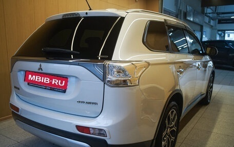 Mitsubishi Outlander III рестайлинг 3, 2014 год, 1 649 000 рублей, 5 фотография