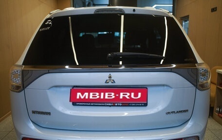 Mitsubishi Outlander III рестайлинг 3, 2014 год, 1 649 000 рублей, 6 фотография