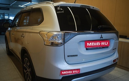 Mitsubishi Outlander III рестайлинг 3, 2014 год, 1 649 000 рублей, 7 фотография