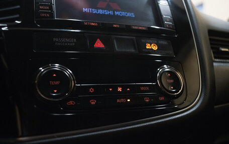 Mitsubishi Outlander III рестайлинг 3, 2014 год, 1 649 000 рублей, 17 фотография