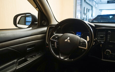 Mitsubishi Outlander III рестайлинг 3, 2014 год, 1 649 000 рублей, 19 фотография