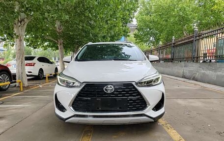 Toyota Yaris XP150 рестайлинг, 2022 год, 1 200 000 рублей, 2 фотография