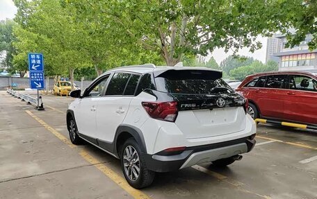 Toyota Yaris XP150 рестайлинг, 2022 год, 1 200 000 рублей, 4 фотография