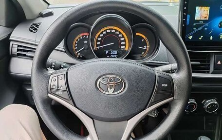 Toyota Yaris XP150 рестайлинг, 2022 год, 1 200 000 рублей, 10 фотография