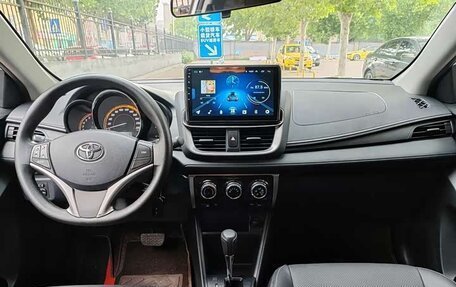 Toyota Yaris XP150 рестайлинг, 2022 год, 1 200 000 рублей, 9 фотография