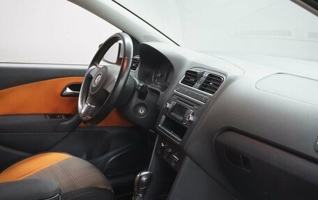 Volkswagen Polo VI (EU Market), 2011 год, 750 000 рублей, 11 фотография