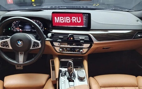 BMW 5 серия, 2021 год, 3 190 000 рублей, 10 фотография