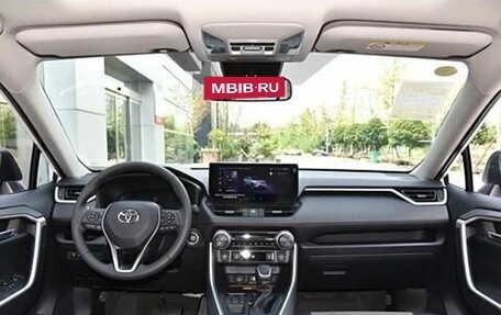 Toyota RAV4, 2025 год, 3 590 000 рублей, 6 фотография