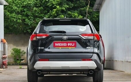 Toyota RAV4, 2025 год, 3 590 000 рублей, 4 фотография