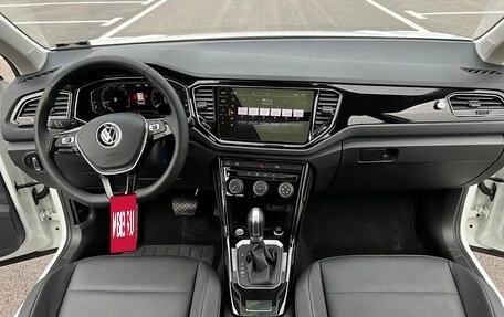 Volkswagen T-Roc I, 2022 год, 1 290 000 рублей, 12 фотография