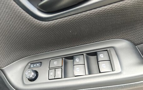 Toyota Noah III, 2018 год, 1 090 000 рублей, 20 фотография