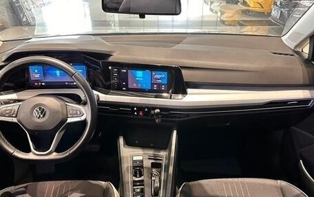 Volkswagen Golf VIII, 2021 год, 1 530 000 рублей, 17 фотография