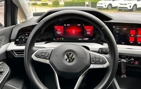 Volkswagen Golf VIII, 2021 год, 1 530 000 рублей, 15 фотография