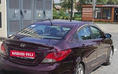 Hyundai Solaris II рестайлинг, 2011 год, 650 000 рублей, 4 фотография