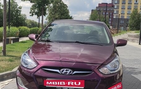 Hyundai Solaris II рестайлинг, 2011 год, 650 000 рублей, 2 фотография