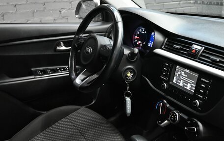 KIA Rio IV, 2018 год, 1 450 000 рублей, 18 фотография