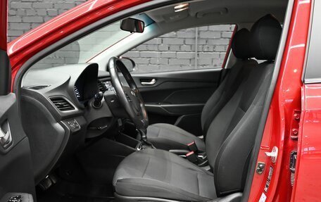 Hyundai Solaris II рестайлинг, 2017 год, 1 385 000 рублей, 10 фотография
