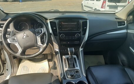 Mitsubishi Pajero Sport III рестайлинг, 2019 год, 2 360 000 рублей, 10 фотография
